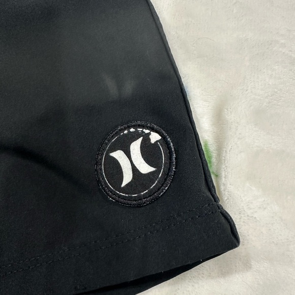 Men’s Hurley size 36 board shorts - Picture 5 of 7